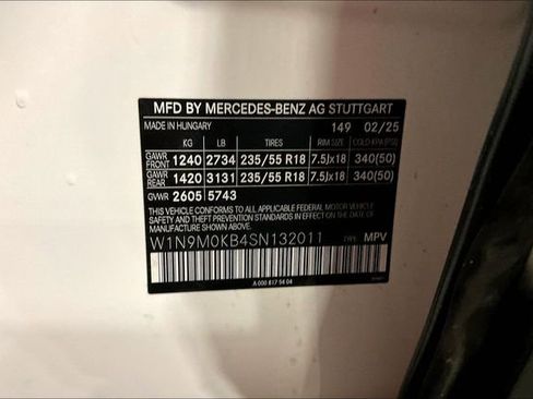 Used 2025 Mercedes-Benz EQB 300 4MATIC image 37