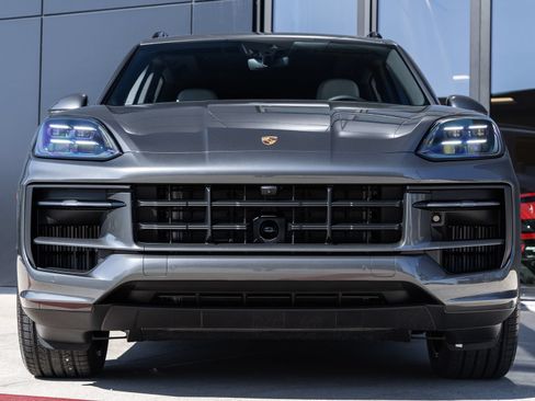 Certified 2026 Porsche Cayenne E-Hybrid AWD/4WD image 8