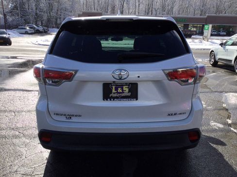 Used 2016 Toyota Highlander XLE image 6