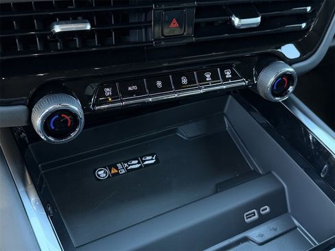 New 2026 Chevrolet Suburban Premier w/ Sun And Tow Package image 17