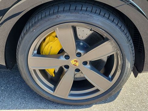Certified 2021 Porsche Cayenne Turbo AWD/4WD image 13