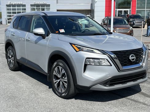 Used 2022 Nissan Rogue SV AWD/4WD image 1