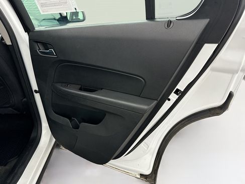 Used 2017 Chevrolet Equinox LS FWD image 30