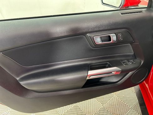 Used 2021 Ford Mustang Coupe image 19