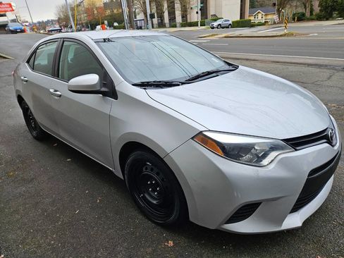 Used 2014 Toyota Corolla LE image 6