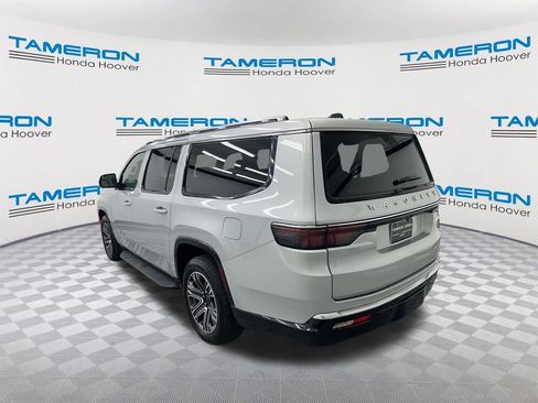 Used 2024 Jeep Wagoneer L Series II w/ Flexible Seating Group AWD/4WD image 3