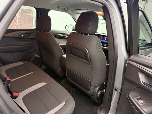 Used 2024 Chevrolet TrailBlazer LT w/ LT Cold Weather Package AWD/4WD image 33