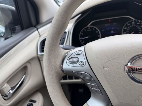 Used 2017 Nissan Murano S w/ Navigation Package FWD image 10