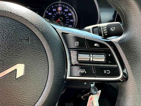 Used 2023 Kia Forte LXS image 22
