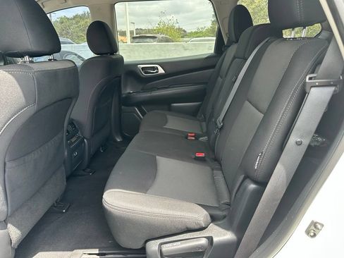 Used 2020 Nissan Pathfinder S FWD image 8