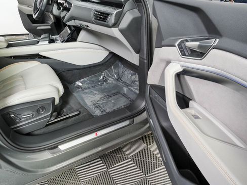 Used 2023 Audi e-tron Chronos w/ Chronos Package AWD/4WD image 26