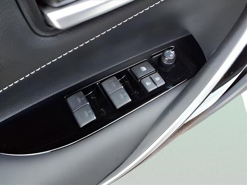 Used 2025 Toyota Corolla XSE image 20