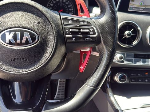 Used 2018 Kia Stinger GT2 AWD/4WD image 15