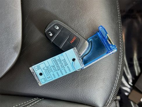 Used 2019 Jeep Renegade Limited w/ LED Lighting Group image 33