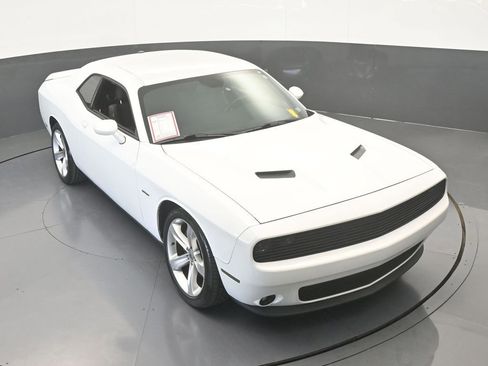 Used 2018 Dodge Challenger R/T image 49
