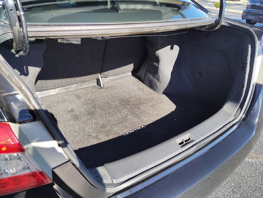 Used 2015 Nissan Sentra SV FWD image 34