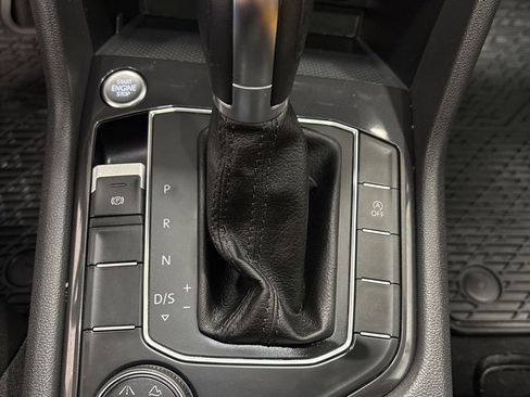 Used 2019 Volkswagen Tiguan SE image 21