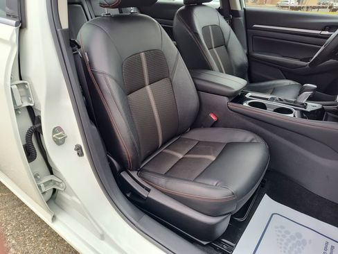 Used 2025 Nissan Altima 2.5 SR image 30