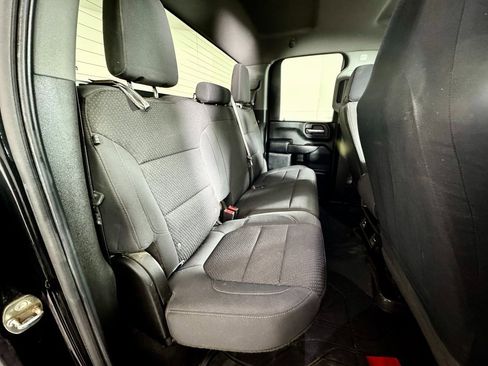 Used 2022 Chevrolet Silverado 2500 Custom w/ Custom Value Package image 18