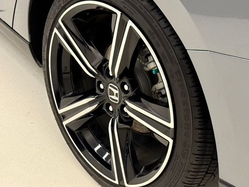 Used 2023 Honda Accord Sport image 11