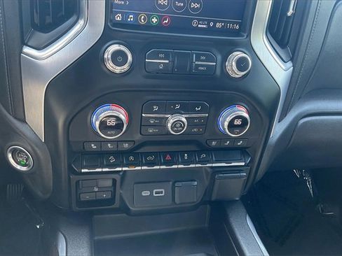 Used 2021 GMC Sierra 1500 SLT image 32