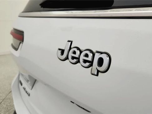 Used 2022 Jeep Grand Cherokee L Laredo w/ Luxury Tech Group I AWD/4WD image 37