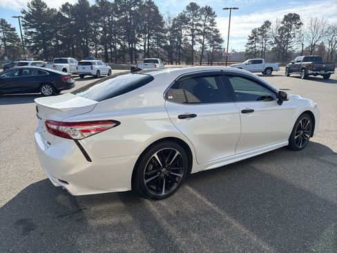 Used 2020 Toyota Camry XSE image 7