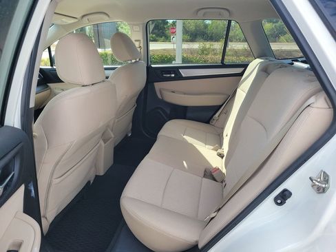 Used 2017 Subaru Outback 2.5i Premium image 19