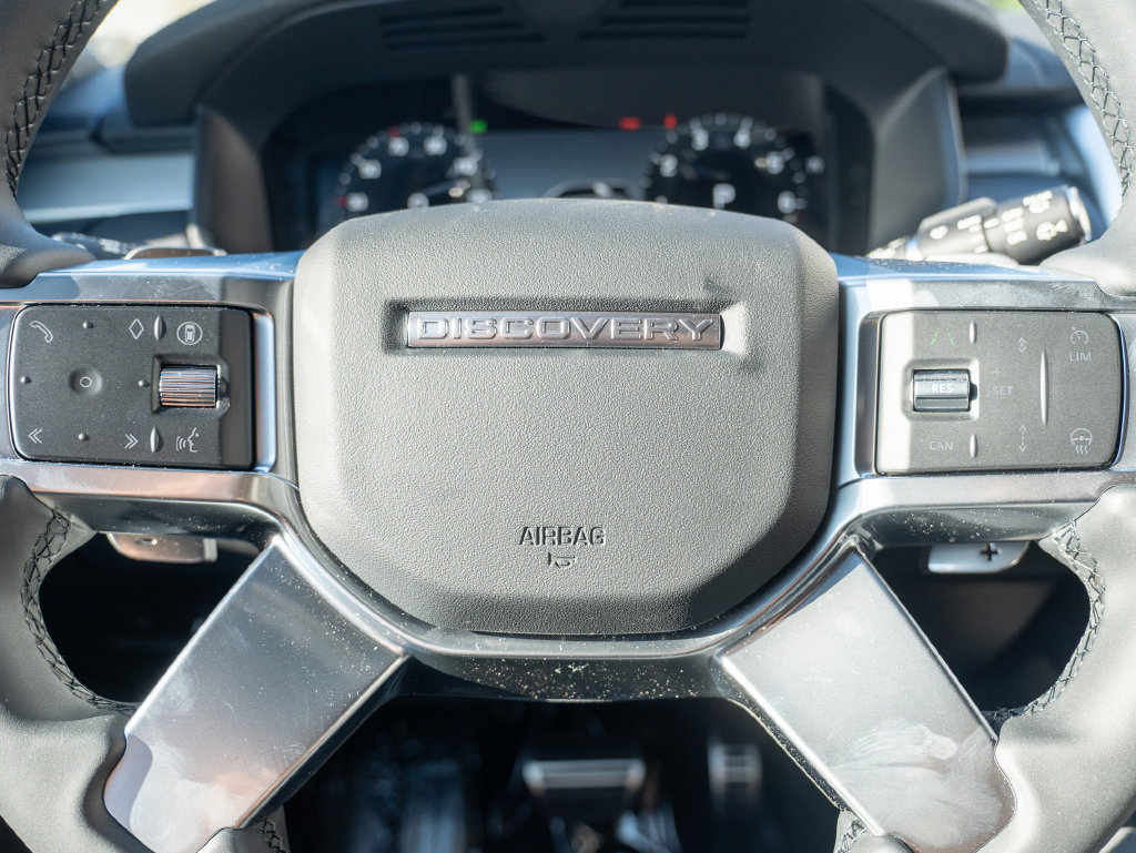 New 2026 Land Rover Discovery Dynamic SE AWD/4WD image 14