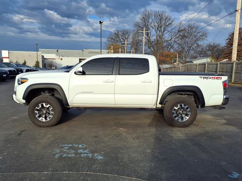 Used 2023 Toyota Tacoma TRD Off-Road AWD/4WD image 32