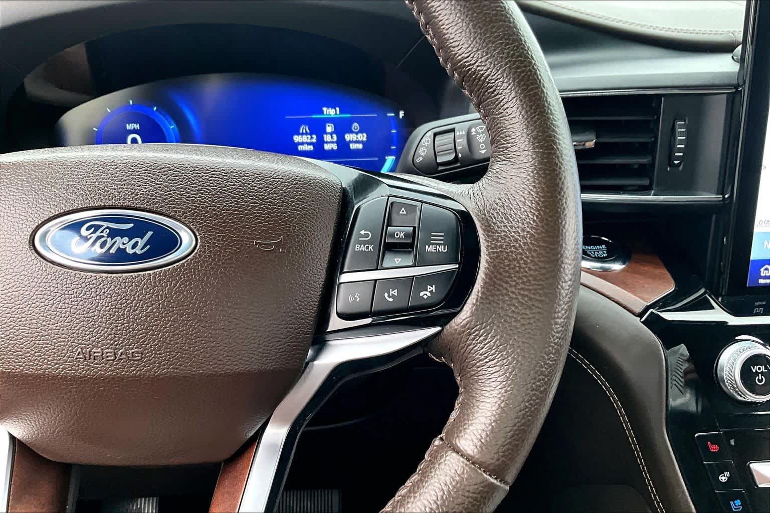 Used 2023 Ford Explorer King Ranch w/ Technology Package RWD image 25