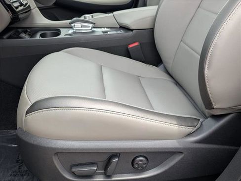 New 2025 INFINITI QX50 Luxe image 4