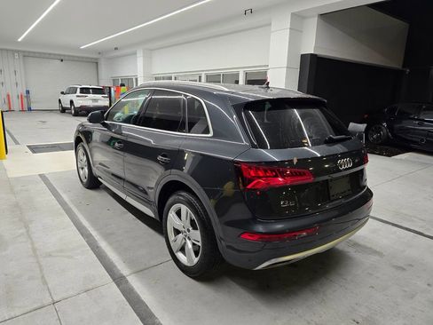 Used 2019 Audi Q5 2.0T Premium w/ Convenience Package image 4