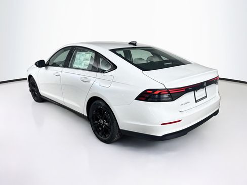 Used 2025 Honda Accord SE image 29