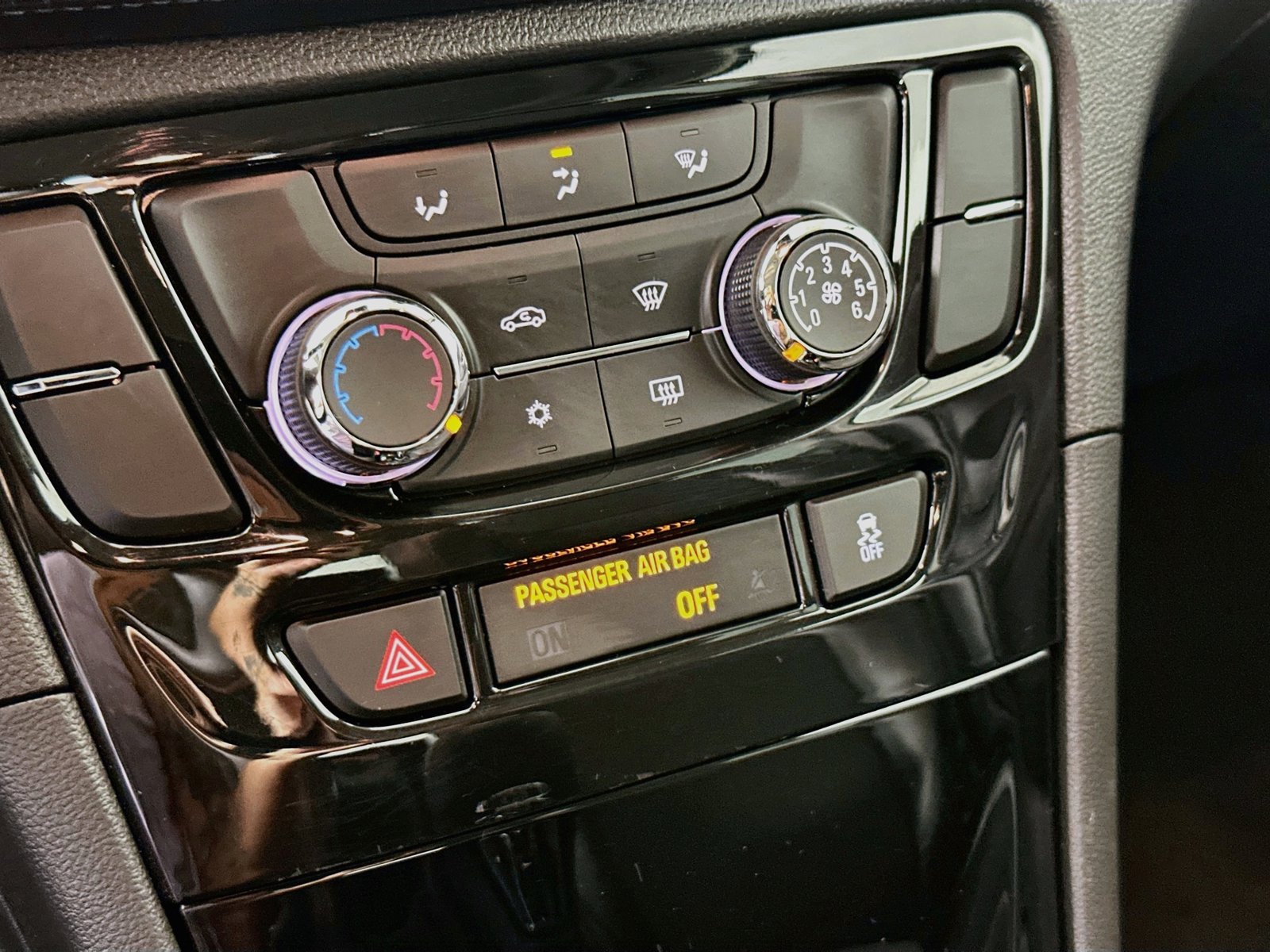 Used 2019 Buick Encore Preferred FWD image 17