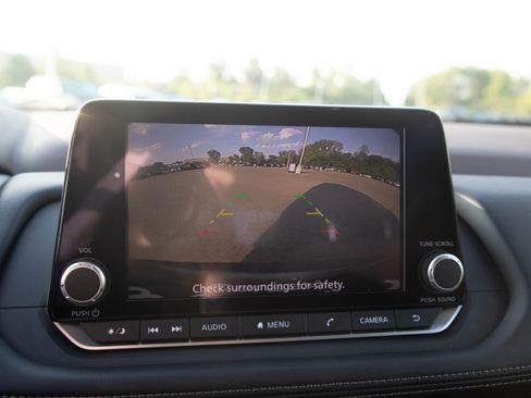 Used 2023 Nissan Rogue S AWD/4WD image 28