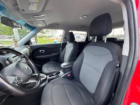 Used 2018 Kia Soul + FWD image 5