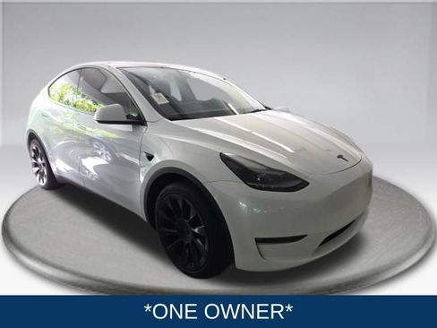 Used 2023 Tesla Model Y Long Range AWD/4WD image 2