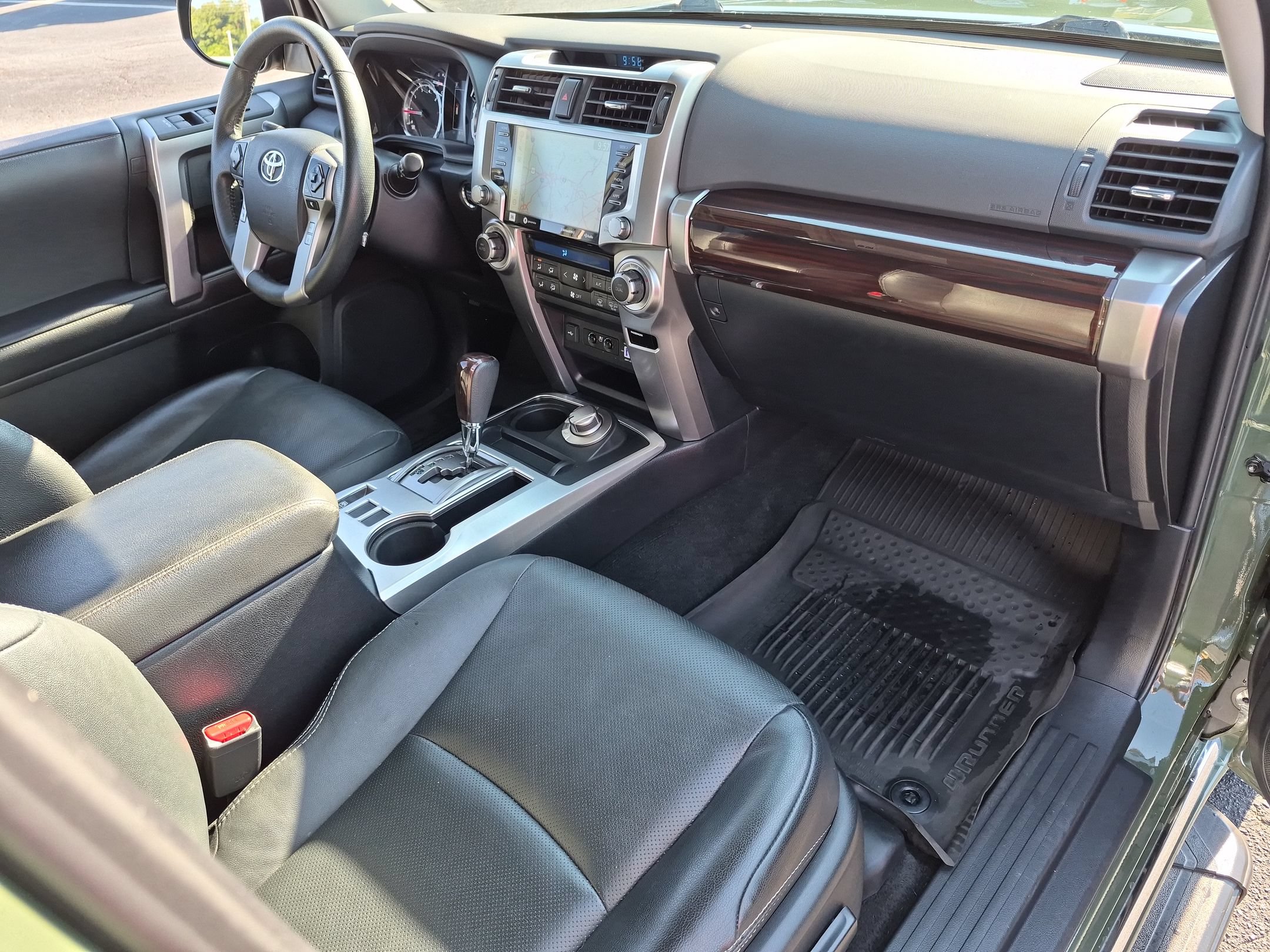 Used 2022 Toyota 4Runner Limited AWD/4WD image 36