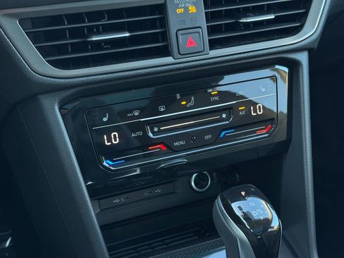 New 2025 Volkswagen Taos SE image 34