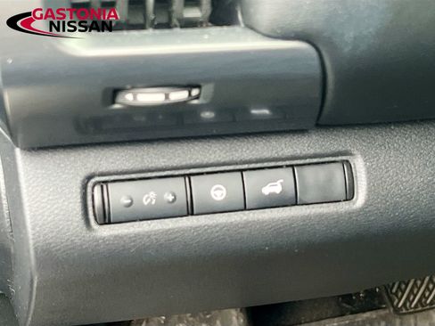 Used 2023 Nissan Pathfinder SL w/ SL Premium Package image 13