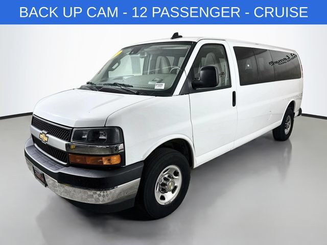 Used 2024 Chevrolet Express 3500 LT w/ LT Preferred Equipment Group RWD image 3