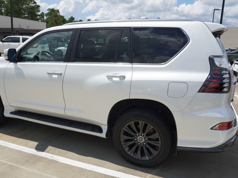 Used 2023 Lexus GX 460 Luxury w/ Sport Design Package AWD/4WD image 8