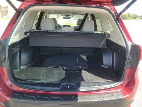 Used 2019 Subaru Forester Premium AWD/4WD image 7