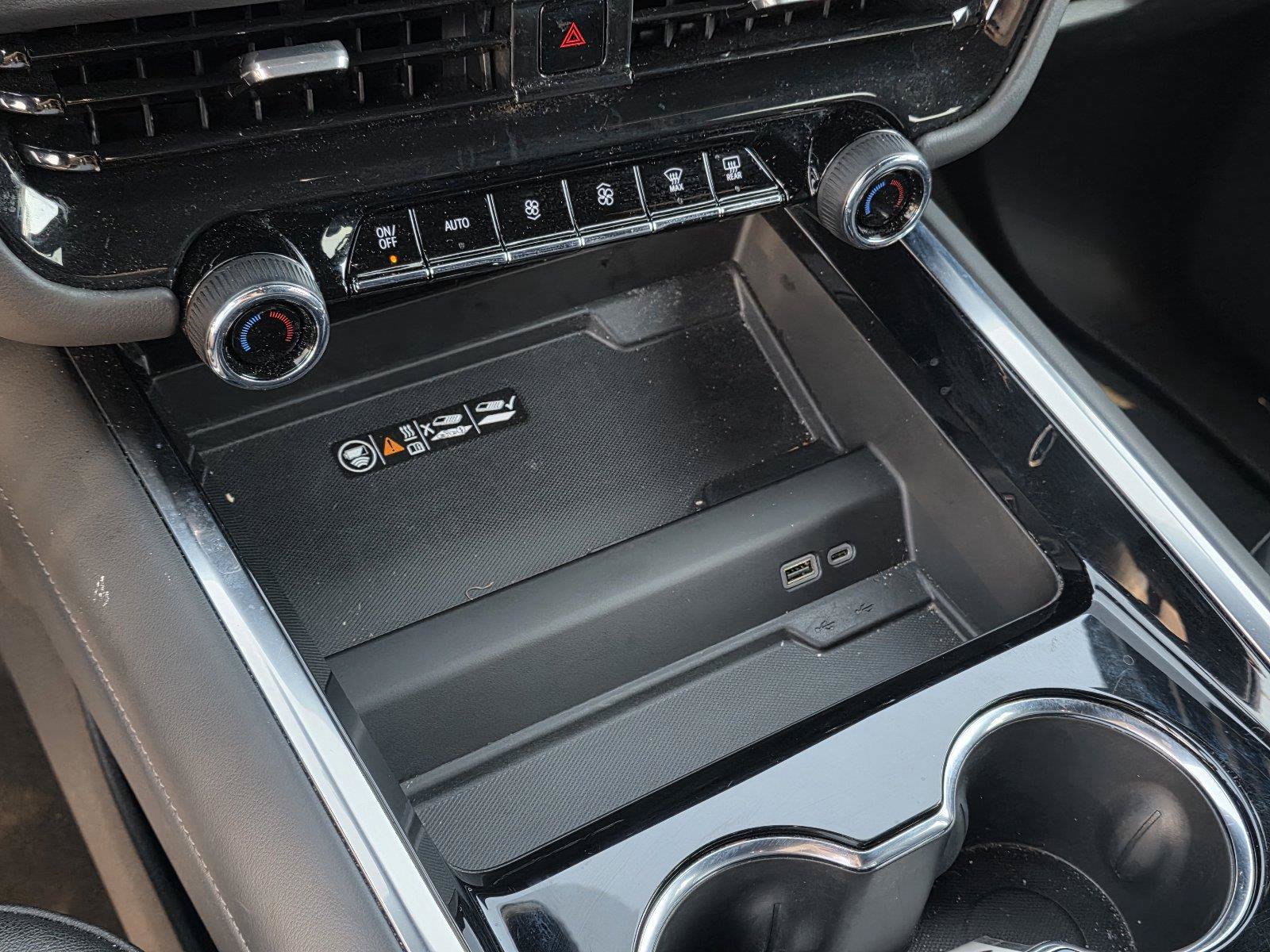 Used 2025 Chevrolet Tahoe LT RWD image 18