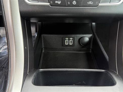 Used 2020 Ford Fusion SEL FWD image 24
