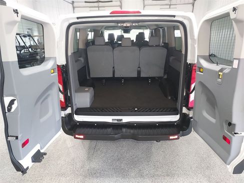 Used 2019 Ford Transit 150 XLT image 27