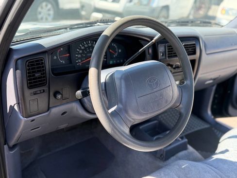 Used 2000 Toyota Tacoma 2WD Regular Cab image 93