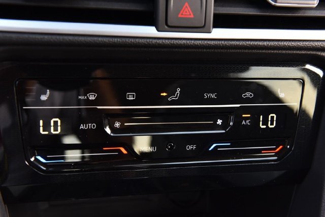 New 2027 Volkswagen Taos SE FWD image 14