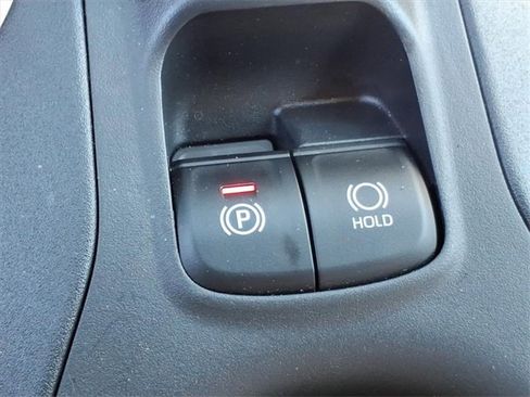 Used 2024 Toyota Corolla Cross LE image 11